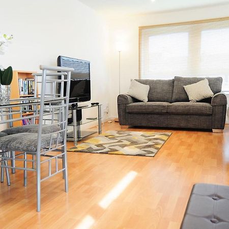 New Glasgow Family Home - Private Parking 外观 照片